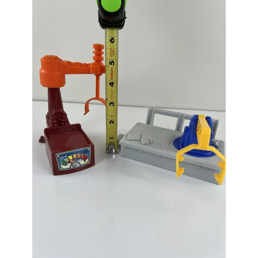 Vintage Set Of 2 Geotrax Cranes Replacement Parts Toys Airport & Grand Central